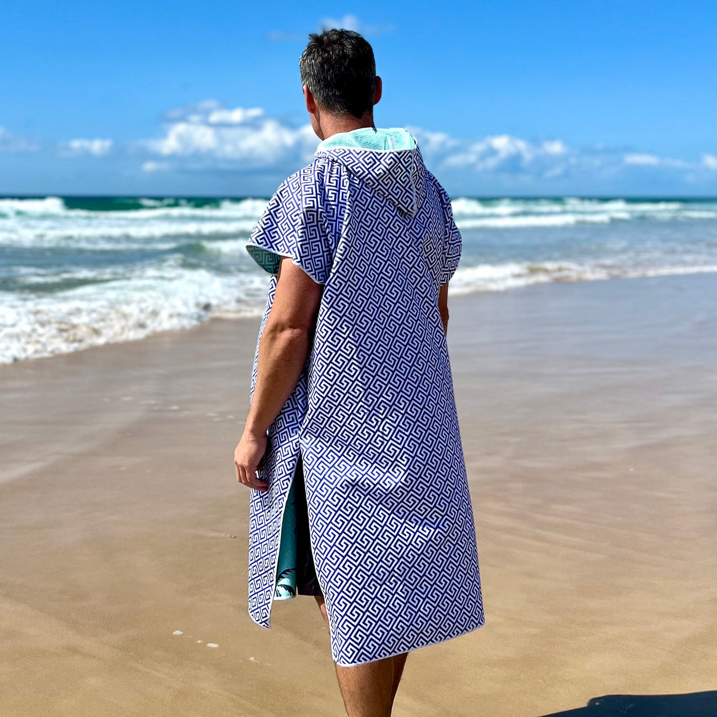 BOMBORA PALMS- Poncho Towel
