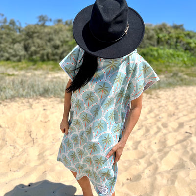 BALMY VACAY - Poncho Towel