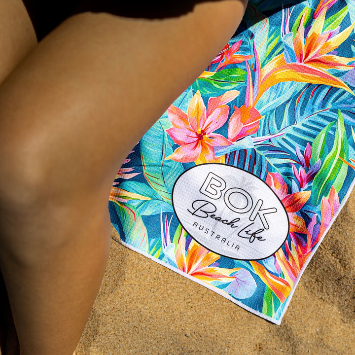 Colorful tropical patterned birds of paradise beach towel&