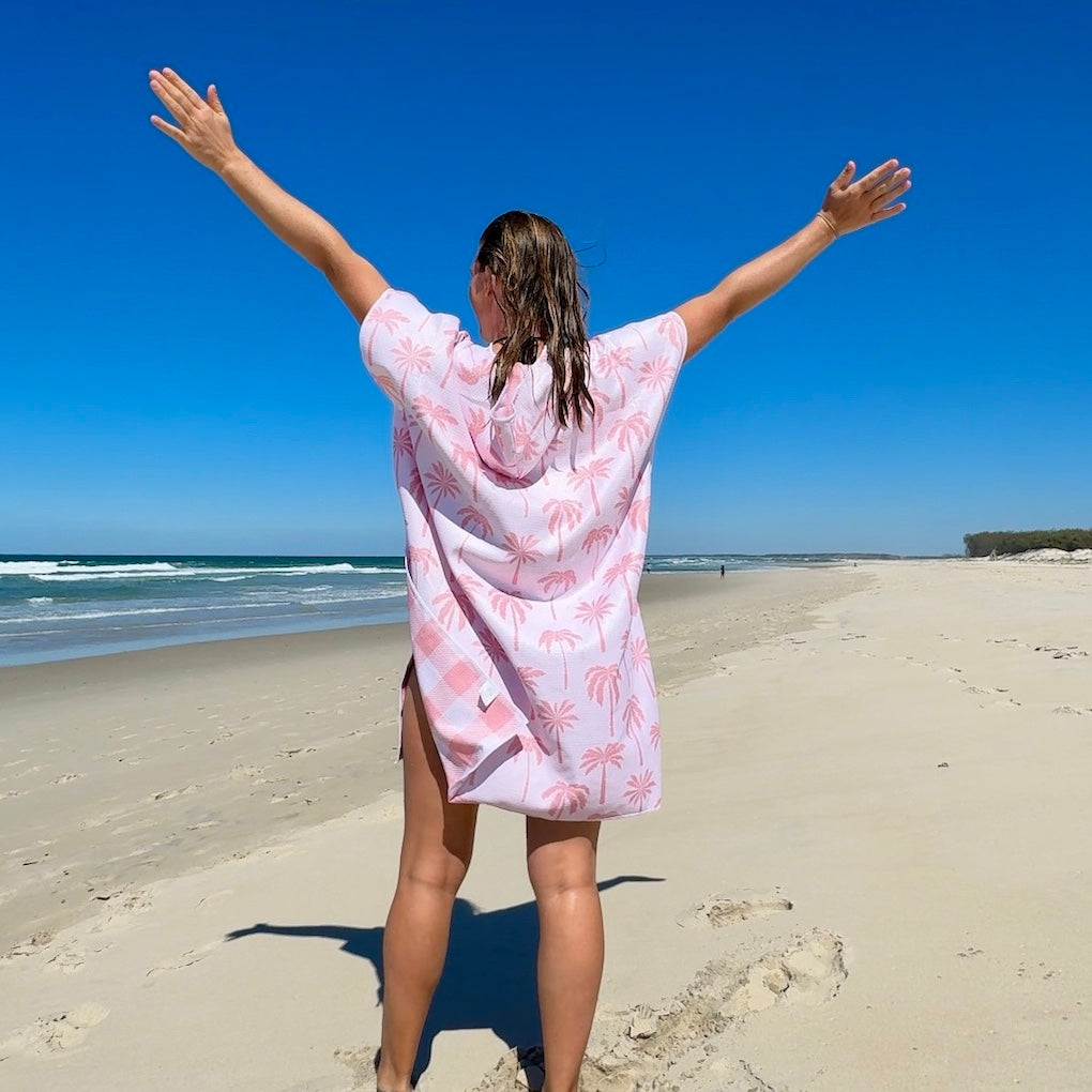 BLUSHING PALMS - Poncho Towel
