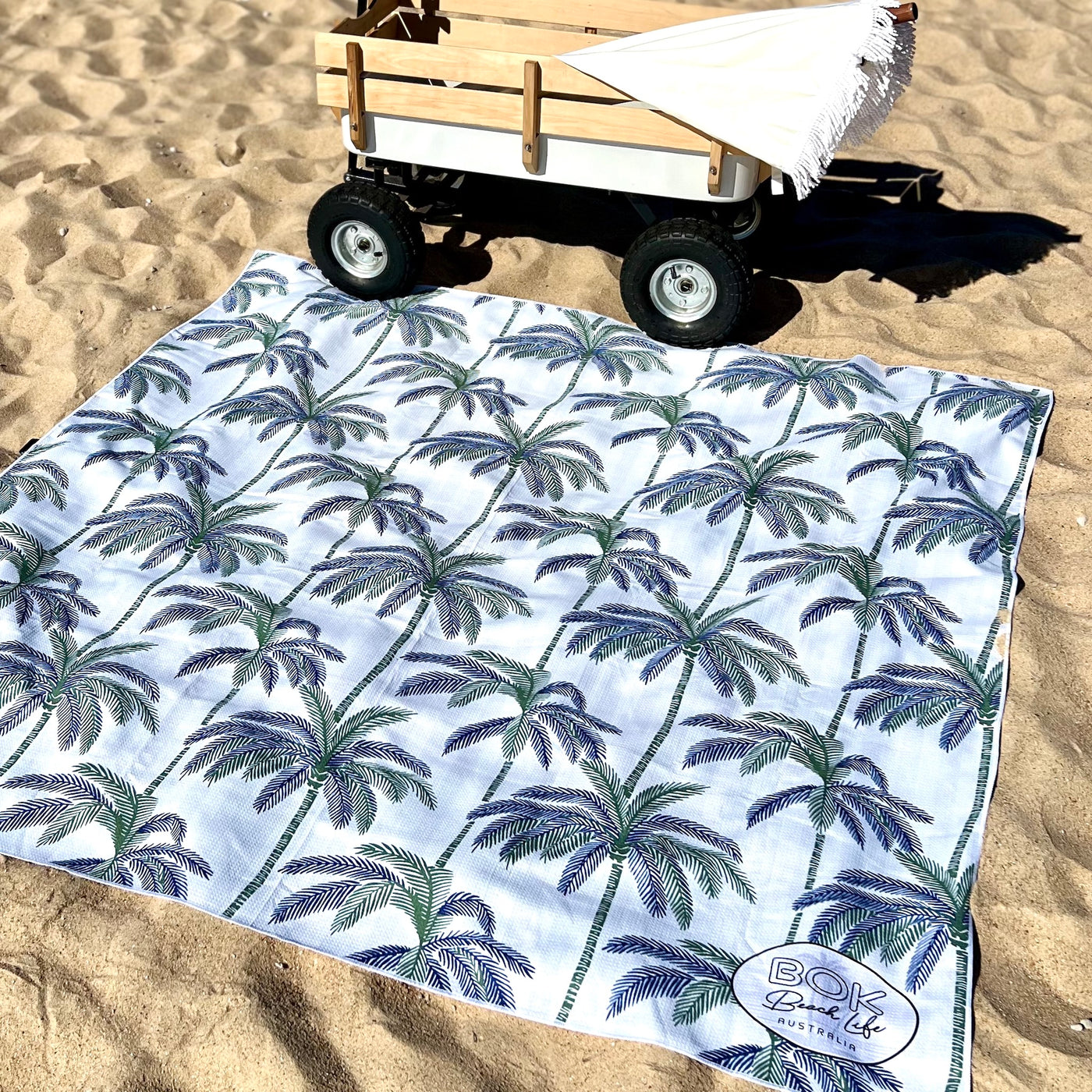 Palm Inn - Beach Blanket